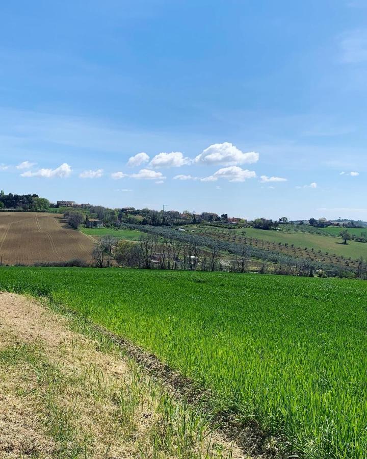 Brezza Affittacamere Montemarciano Buitenkant foto