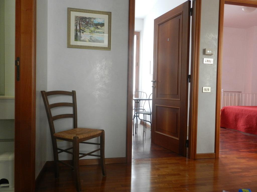 Brezza Affittacamere Montemarciano Kamer foto