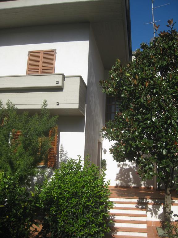 Brezza Affittacamere Montemarciano Buitenkant foto